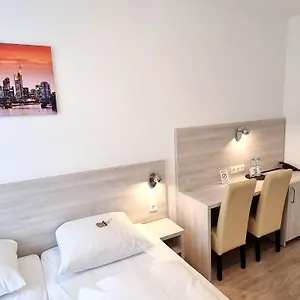 Hotel Adler Frankfurt ***